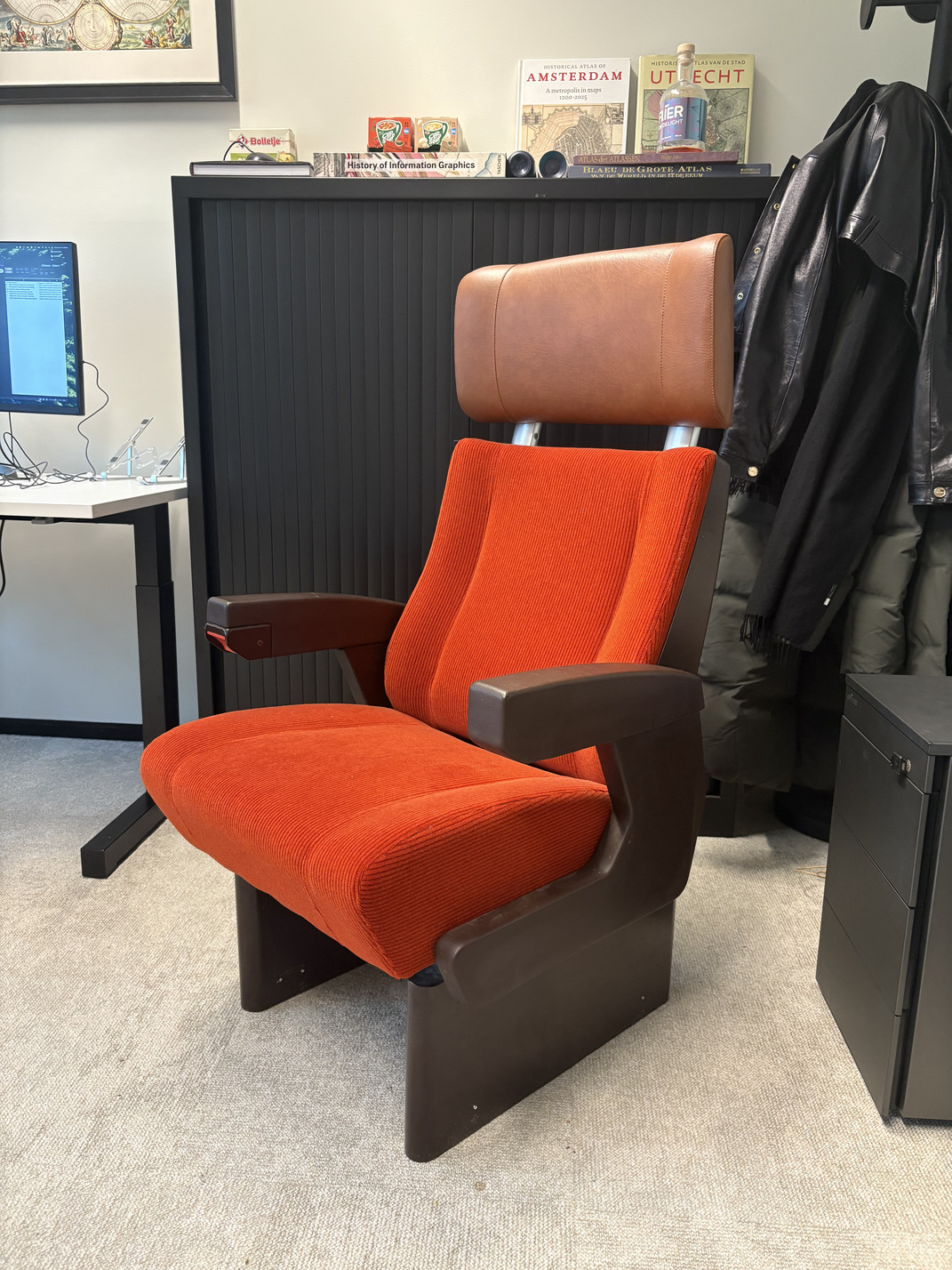 Comper orange office chair